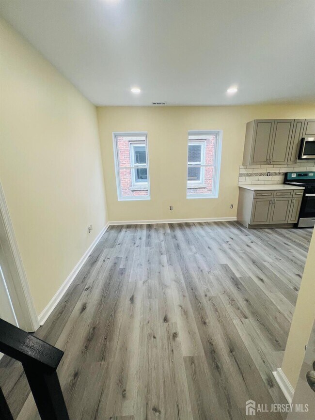 Photo - 362 Lawrie St Unit 2