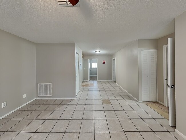 Photo - 107 Bayside Blvd