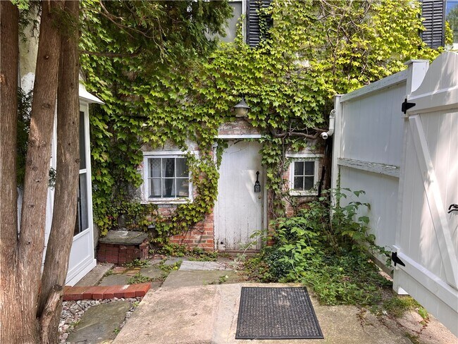 Photo - 410 N Main St