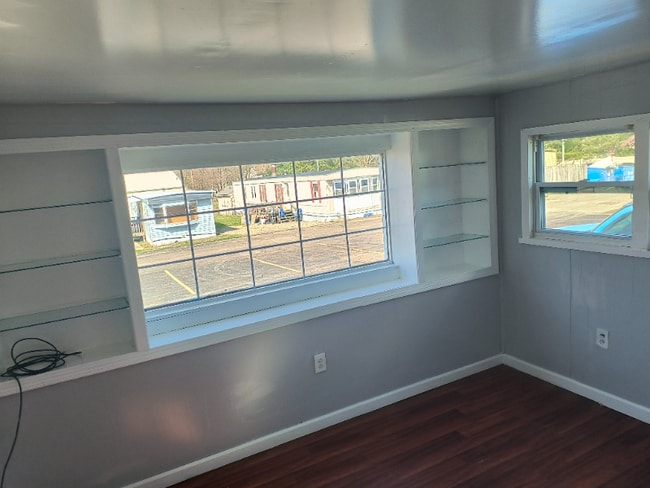 Photo - 8464 Cleveland Ave NW