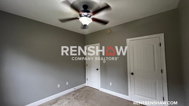 Photo - 220 Armour Rd