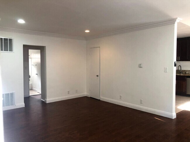 Photo - Whitsett 6023