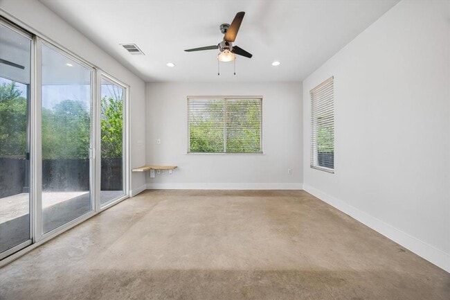 Photo - 1182 Ridgeway Dr