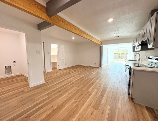 Photo - 3206 Avenue K