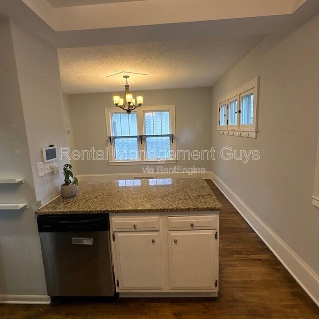 Photo - 3611 N Sheridan Ave
