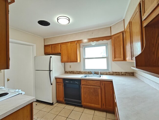 Photo - 65 Sandstone Ln