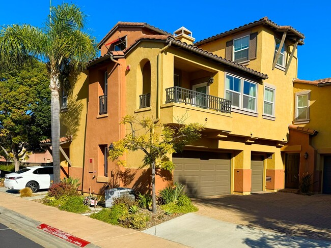 Welcome to your beautifully townhome in th... - Welcome to your beautifully townhome in th...