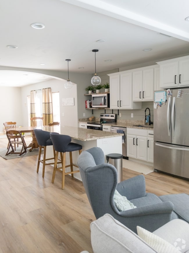 Building Photo - 14487 S Cuchara Way Unit Gorgeous Daylight Basement Rental