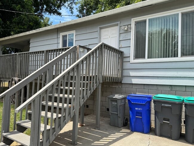 Photo - Spacious 2 Bedroom 2 Bath Living Room and Great Room
