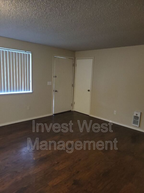 Photo - 2815 E 19th St Unidad I