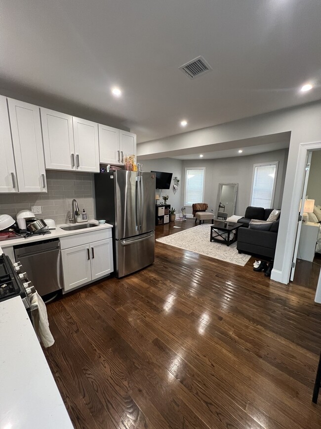 Photo - 25 Pleasant St Apartments Unit #1,