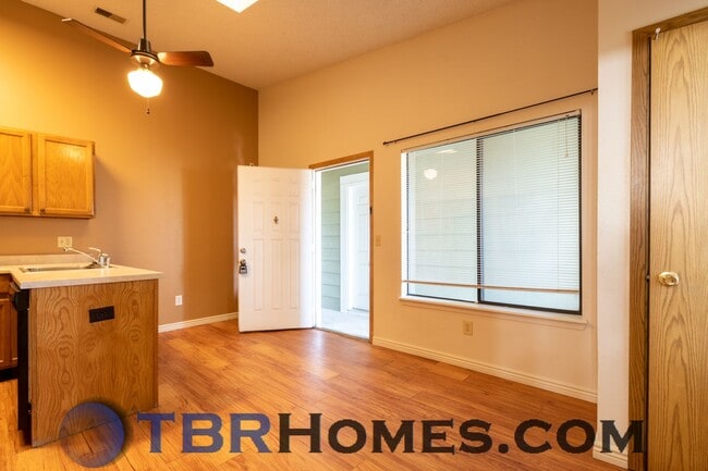 Photo - 920 S Dawson Way