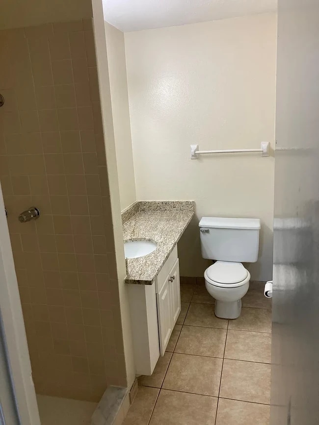 Photo - 5003 21st St W