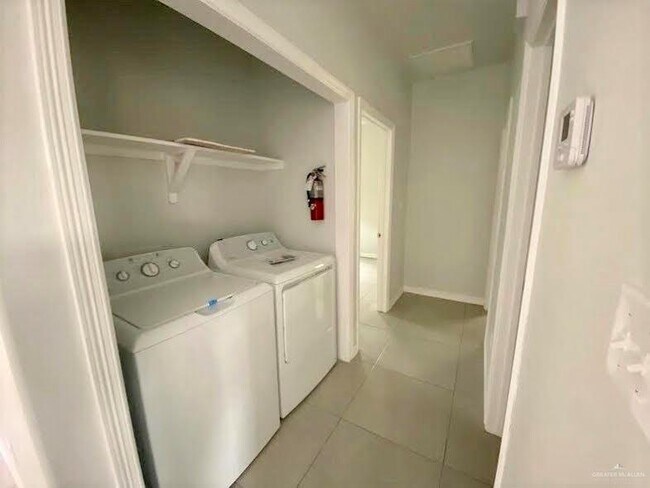 Photo - 10 Bahamas Dr Unidad 4