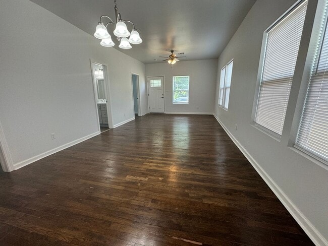 Photo - Gorgeous 3 bedroom 2 bathroom home