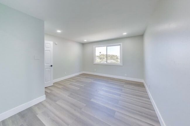 Photo - 2131 Pomona Ave