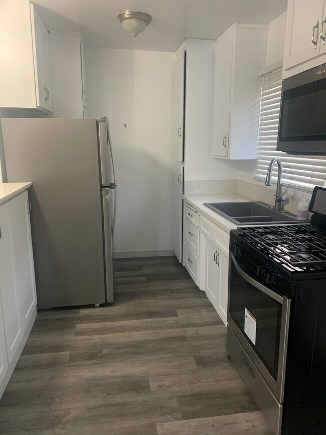 Photo - 1657 Colby Ave Unidad 1