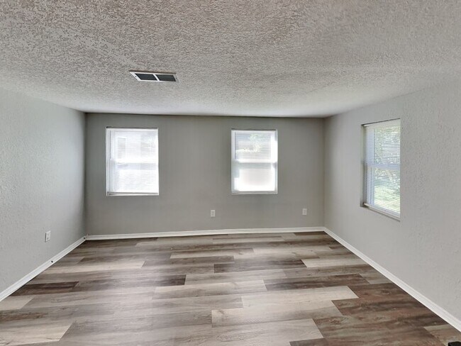 Photo - 10578 Rutgers Rd