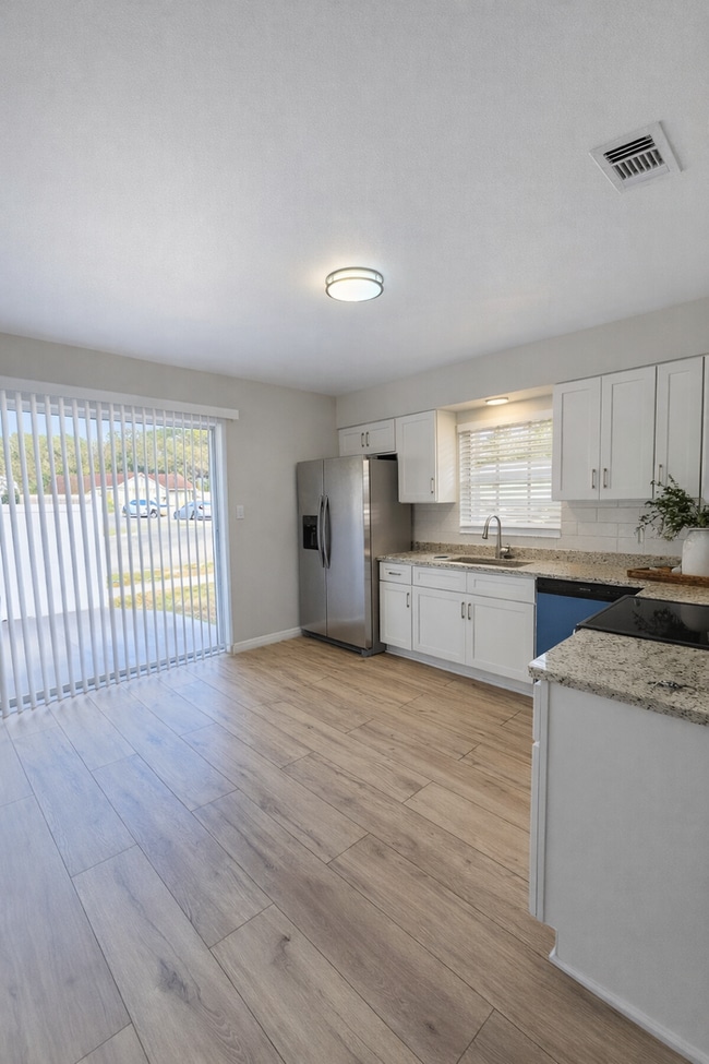 Photo - 1097 Laurel Oaks Ct