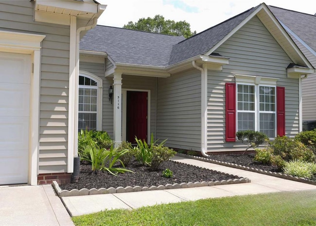 Photo - 7802 Hereford St