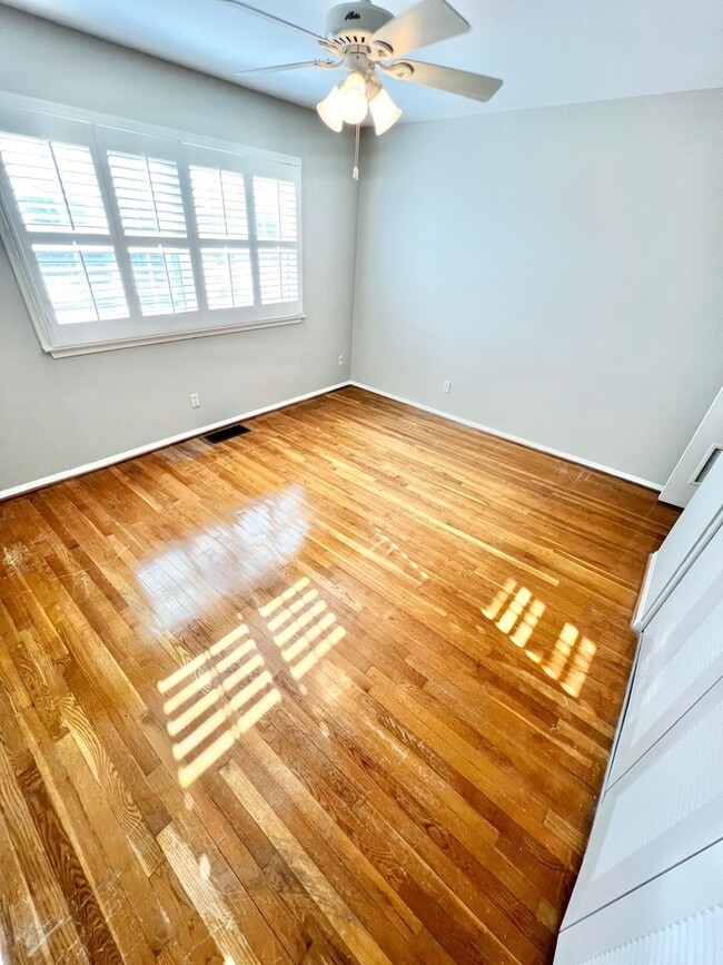 Photo - ***Waterfront Condo W/S/T INCLUDED!