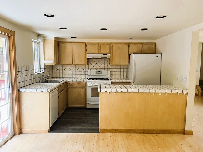 Photo - 11881 Pine Forest Rd