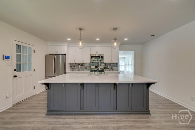 Photo - 625 Stuart St