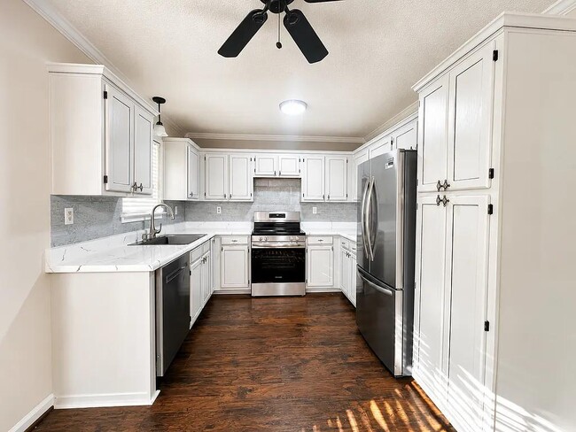 Photo - 9 Green Oak Dr