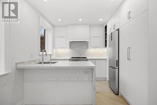 Photo - 1006 Eglinton Ave W