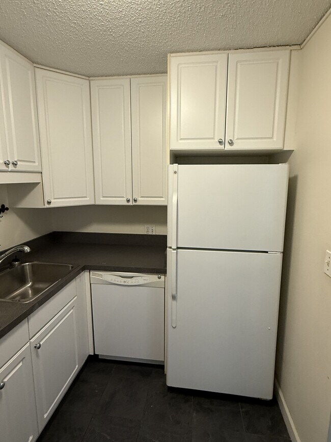 Photo - 10 E Ontario St