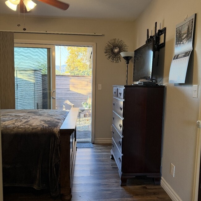 Photo - 698 Country Oak Rd Unidad San Dimas Room