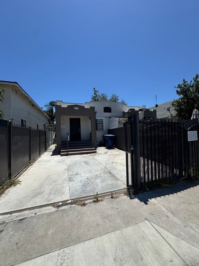 1234-1236 Rolland Curtis Pl.