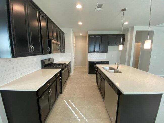 Photo - 384 Gaida Loop