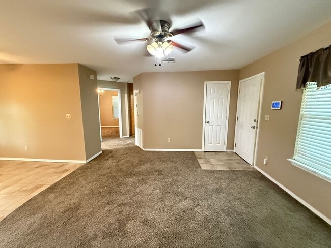 Photo - Kellysville 2 bedroom Plenty of Parking, Large fenced yard