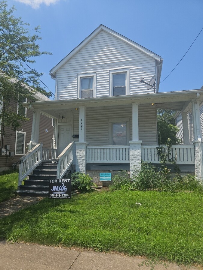 Photo - 1006 Stewart Ave SE House