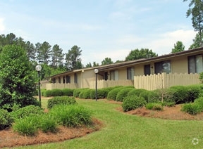 Primary Photo - Woods at Benvenue Rental