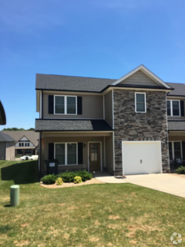 Building Photo - 1019 Graystone Ln Rental