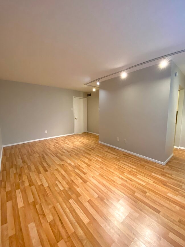 Photo - 4314 Travis St Unit 108