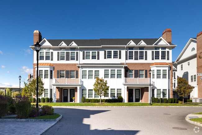 Photo - Roslyn Landing