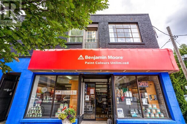 Photo - 922 King St W