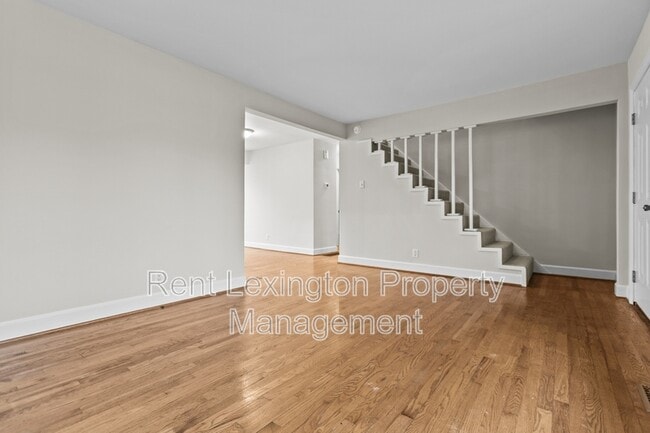 Photo - 265 Zandale Dr