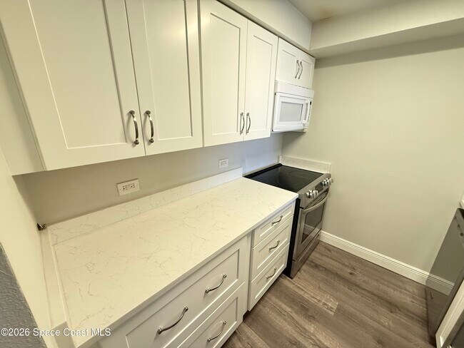 7101 Ridgewood Ave Unit 209