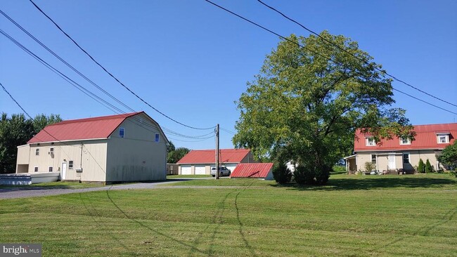 Photo - 52 Pear Rd Unidad 2ND FLOOR