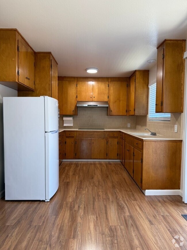 Building Photo - 2 Bedroom, 1 Bath  Duplex - Mountain View ... Rental