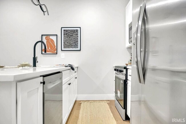 Photo - 717 S Henderson St