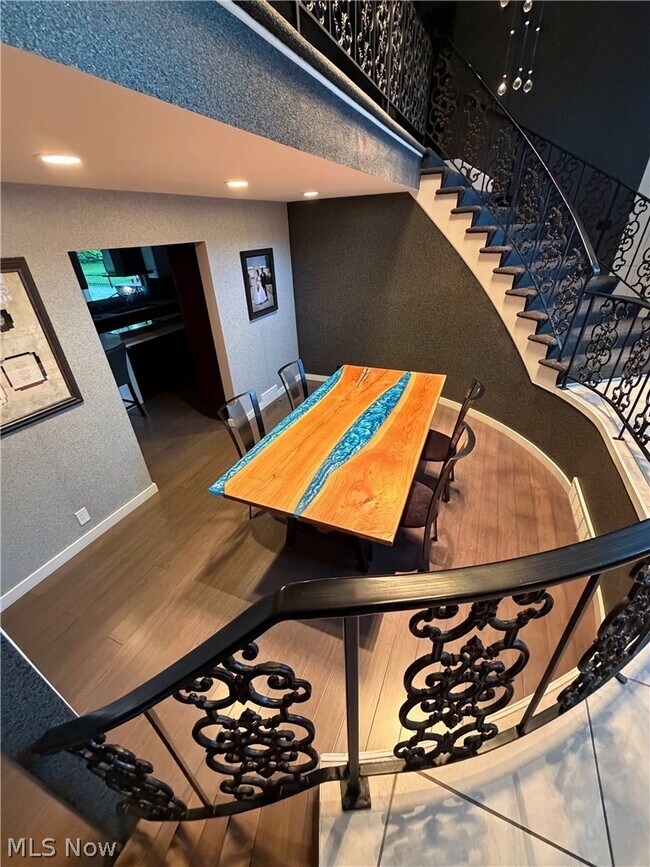 2737 Sinton Pl