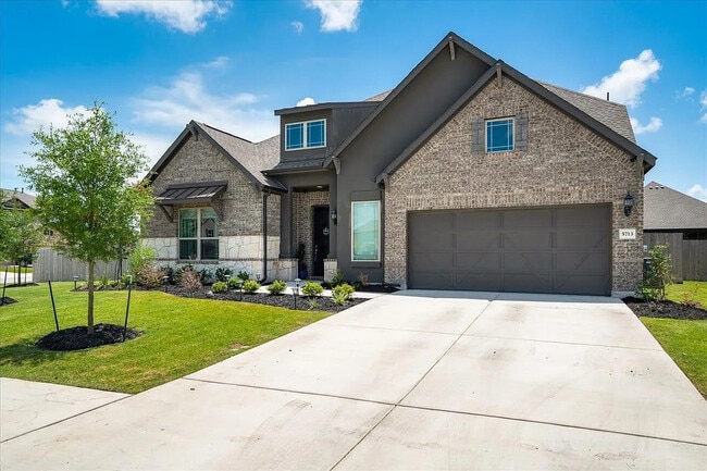 Photo - Room in House on Fresno Ave