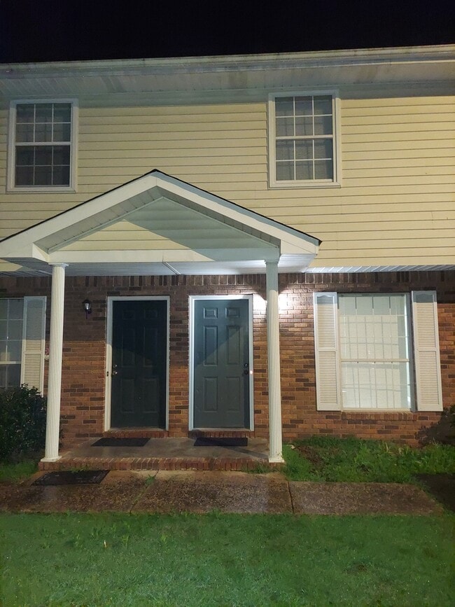 Front Entrance - 120 Eveningside Dr Unit B