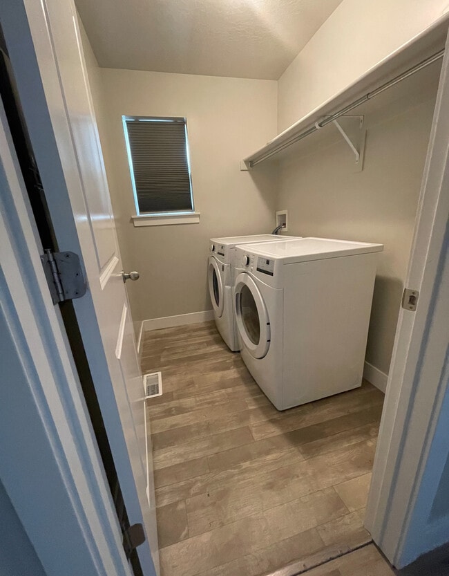 Photo - 3947 W 1750 N