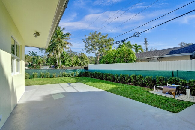 Photo - 960 SW 28th St